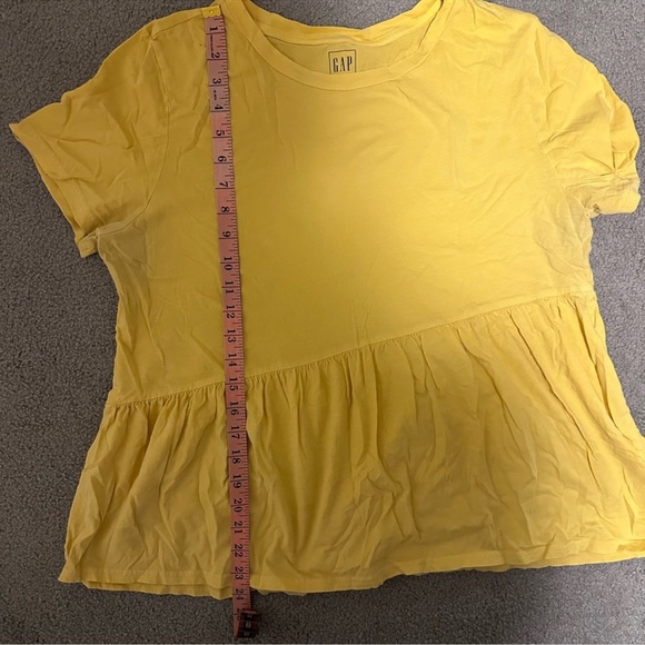 GAP- Women’s Yellow TShirt - Picture 5 of 6
